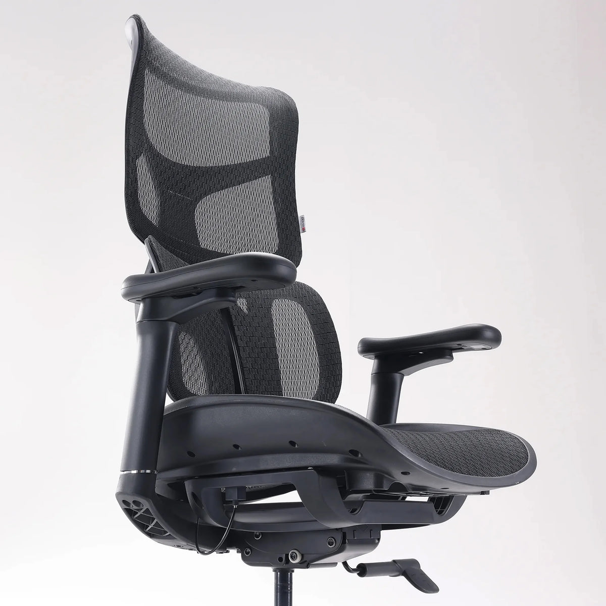 Black Professional Office Chair S100-M301 with mesh backrest and adjustable armrests by Sihoo