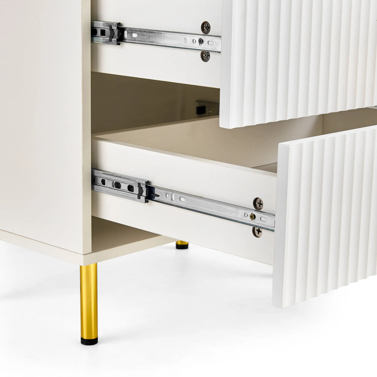 Pulled-out drawers with metal runners and ribbed front of the Hjelle K chest of drawers by hjh LIVING