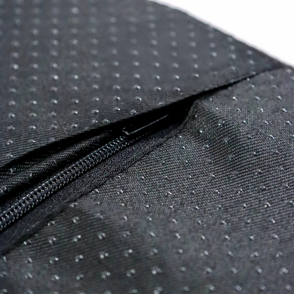 Black zip of the KITTY PAWBOX 2 cat house made of textured textile fabric by hjh LIVING