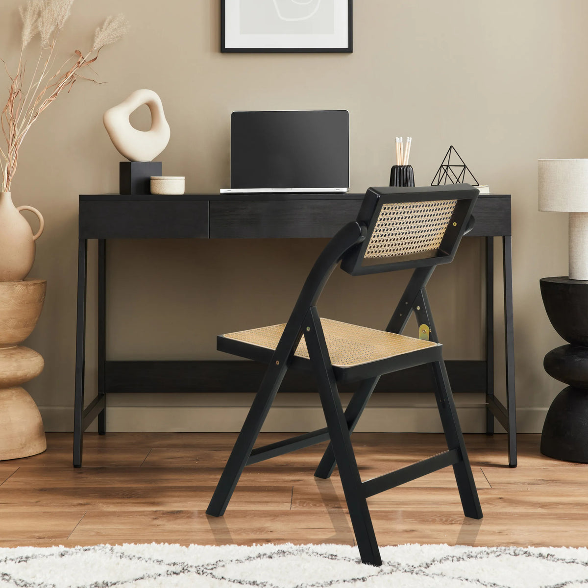 Klappstuhl TUDELA BAMBOO in Schwarz mit brauner Sitz- und Rückenfläche aus Wiener Geflecht von hjh LIVING