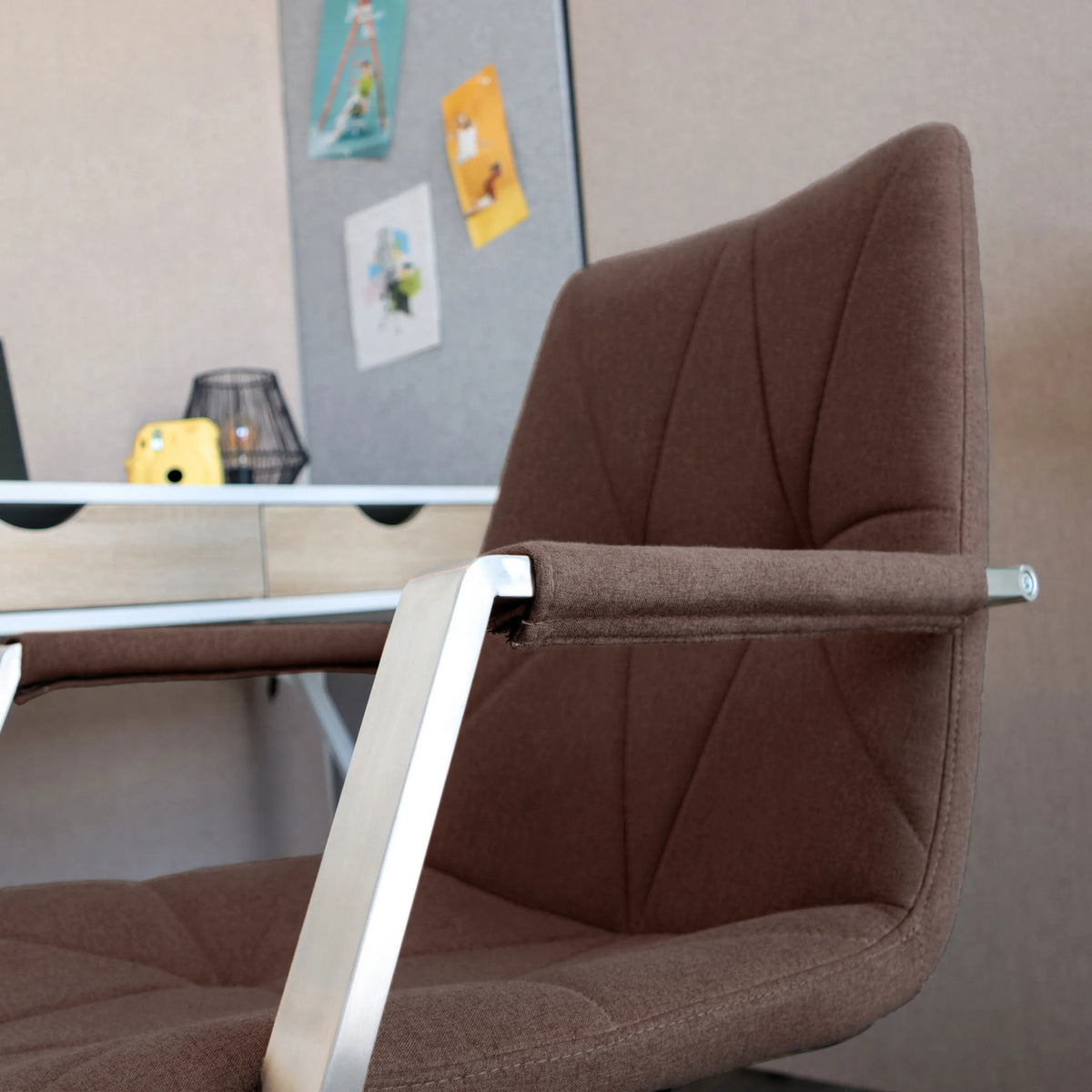 Armrest with brown upholstery of the SARANTO II Home Office Chair by hjh OFFICE