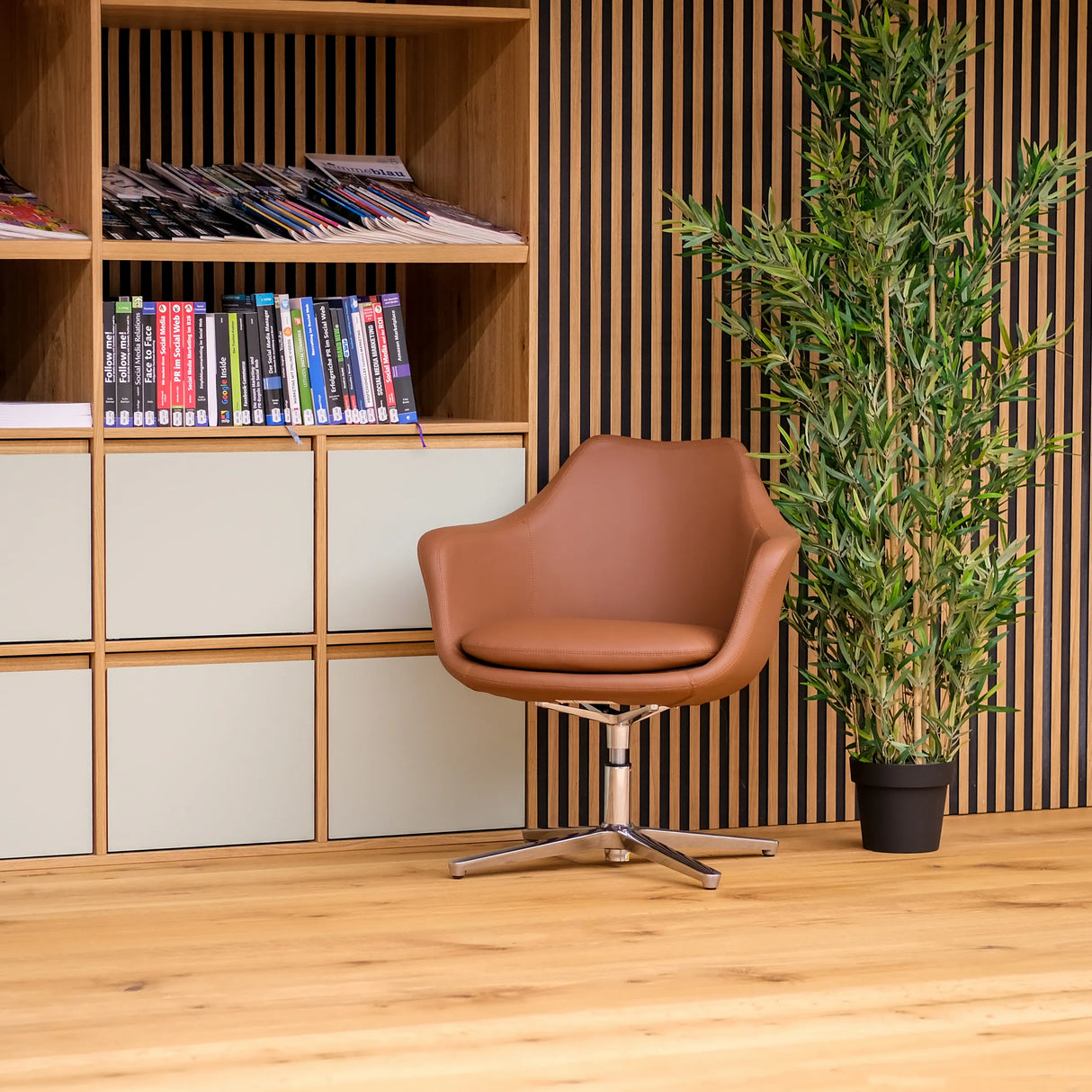 Brown Lounge Chair ARTEMIA with curved shell and four-star base by hjh OFFICE