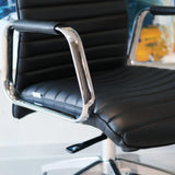 Chrome-finished armrest with black padded cover of the Luxury Executive Chair ASPERA 20 by hjh OFFICE