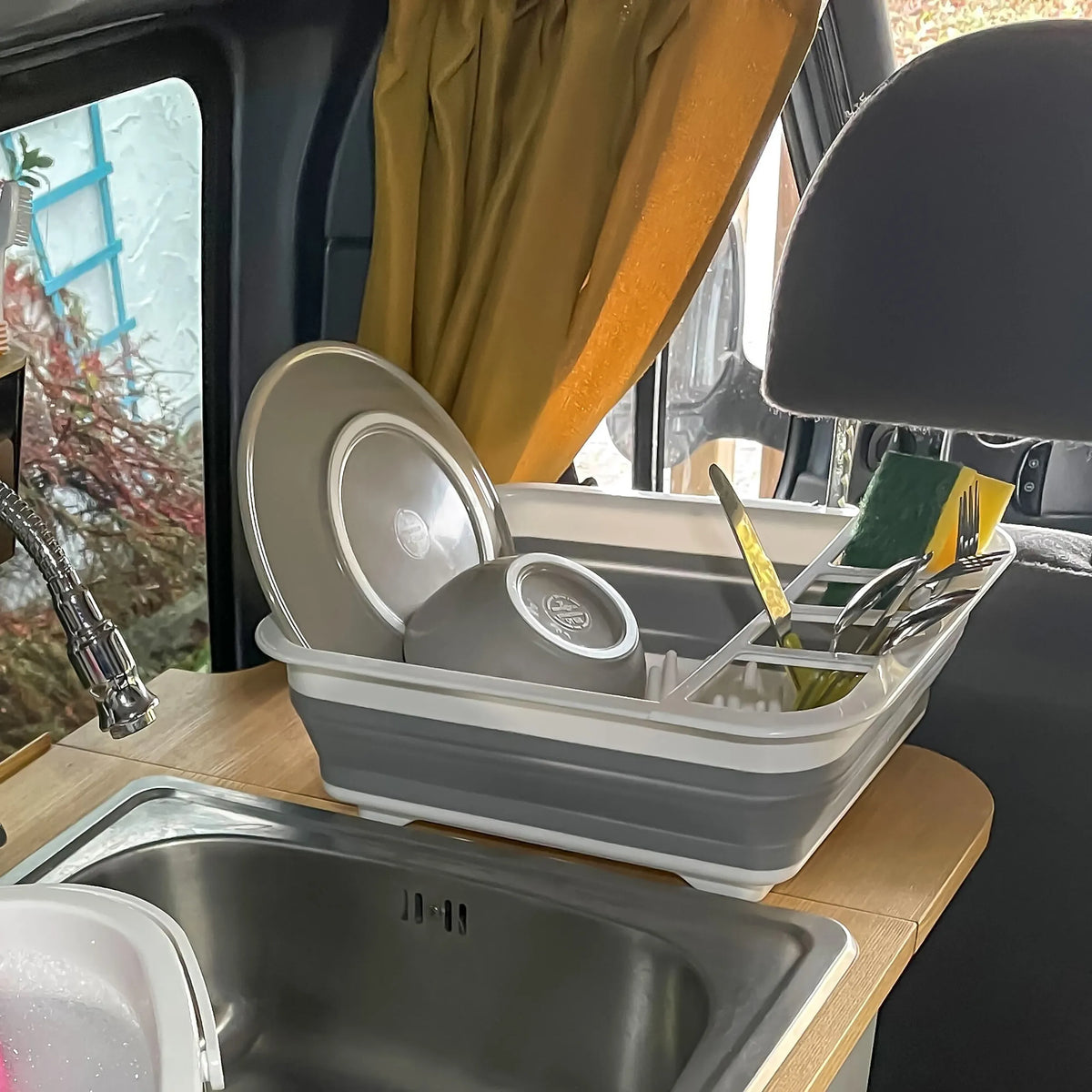Grey and white folding container CLEAN SIL with dishes and cutlery on a worktop by hjh OFFICE