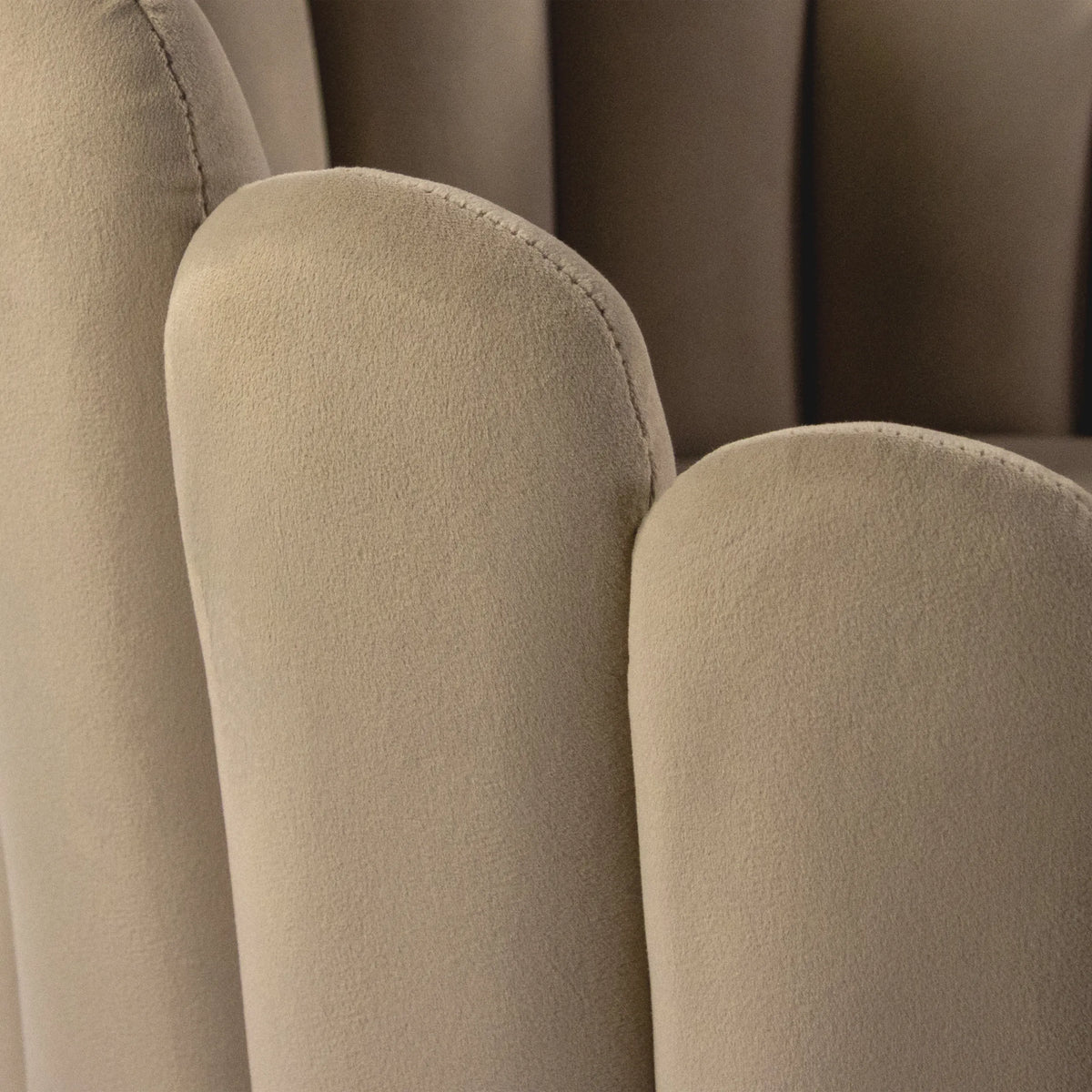Beige fabric cover with stitching detail of the SCALLORE dining chair by hjh LIVING