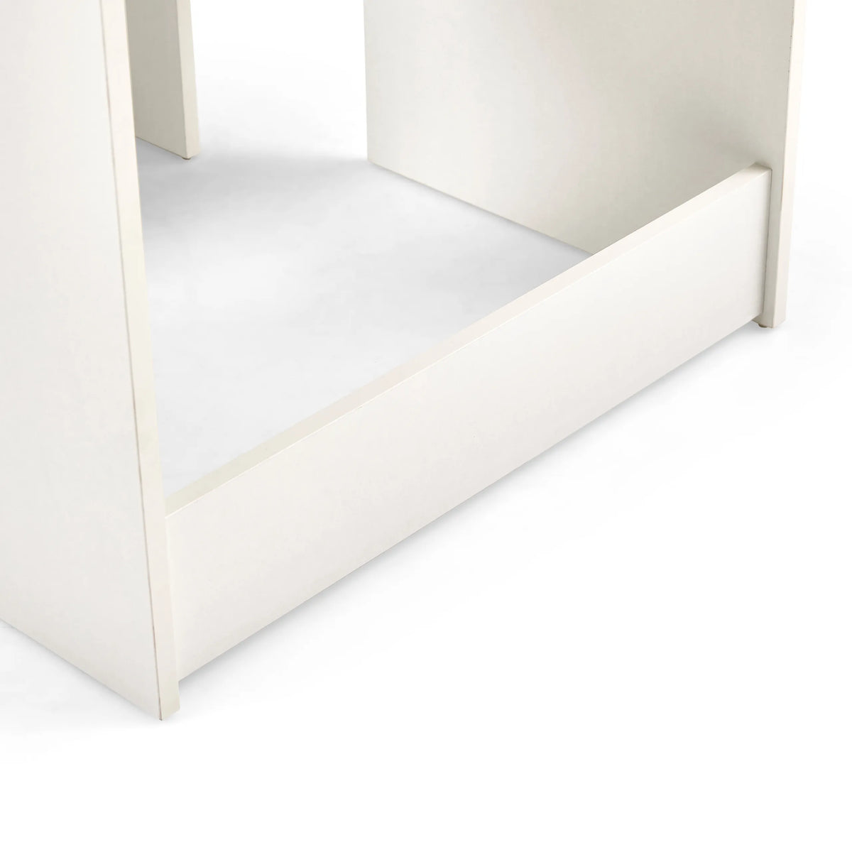 Lower housing edge and stand of the Glamdesk Makeup Mirror in white by hjh LIVING