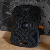 Structured surface of the ACTIV balance board in black with studs and a central curvature by hjh OFFICE