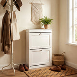 Weißer Schuhschrank Estha 20 mit zwei Klapptüren und runden Griffen in einem Flur von hjh LIVING