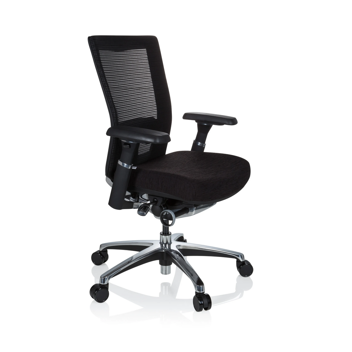 Schwarzer High-End-Bürostuhl NOVA PRO ALU mit Netzrücken und Fußkreuz mit fünf Rollen von hjh OFFICE – 360-Grad-Ansicht (schräge Frontansicht 60°)