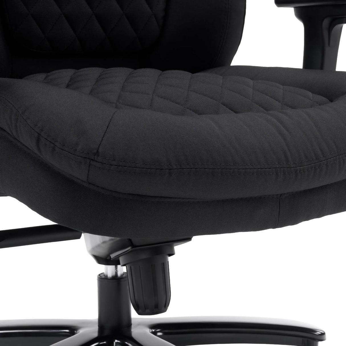 Black quilted fabric seat of the XXL Pullmann Gen2 swivel chair by hjh OFFICE