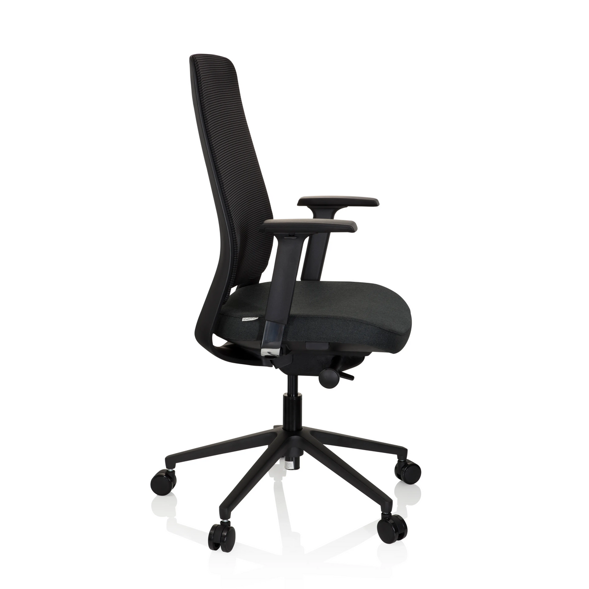 Schwarzer Profi-Bürostuhl CHIARO T1 BLACK mit Netzrücken und Fußkreuz mit fünf Rollen von hjh OFFICE – 360-Grad-Ansicht (Seitenprofil 80°)